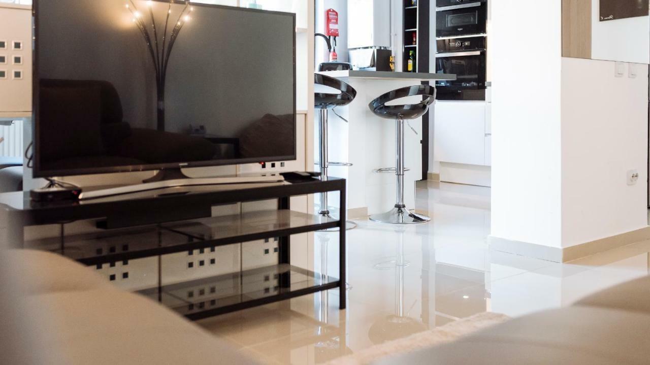 Apartament Luxury Flat 8 Near Metro Bucureşti